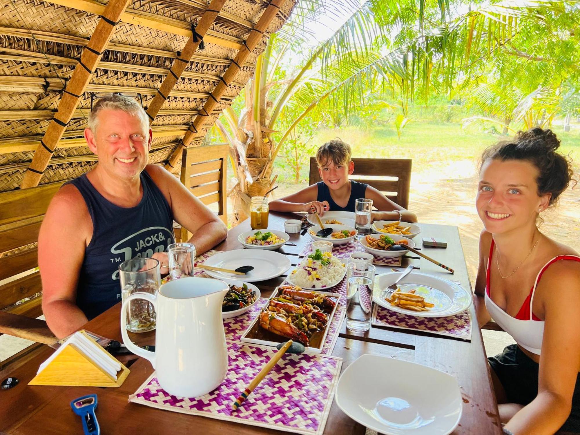 Kingfisher Beach Resort-Yala Kirinda  Esterno foto